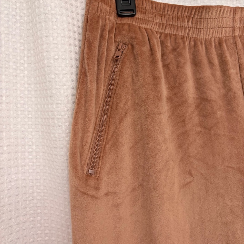 🤎SKIMS VELOUR TRACK PANTS IN SIENNA M - Picture 5 of 7